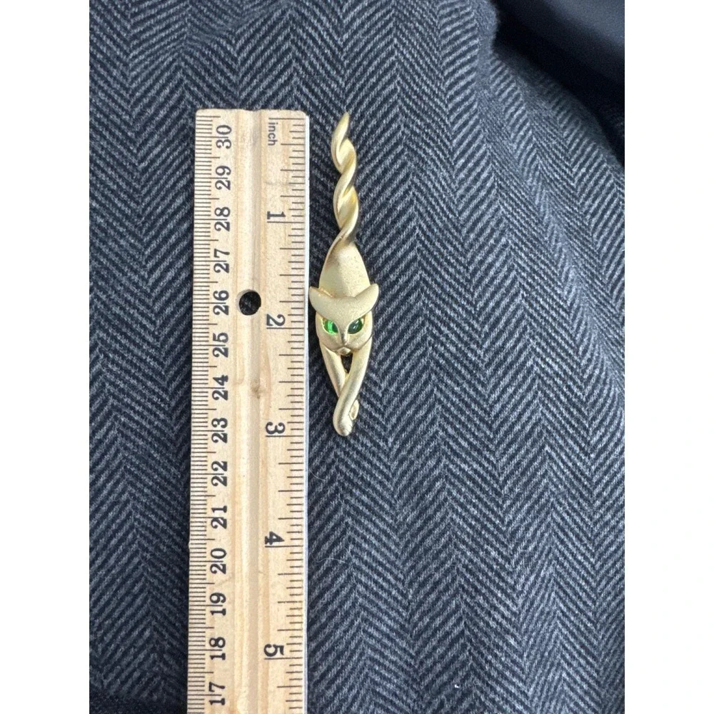 CAJC Brooch Women‎ Gold Excellent Vintage Stylized Cat Green Eyes Pin Whimsigoth